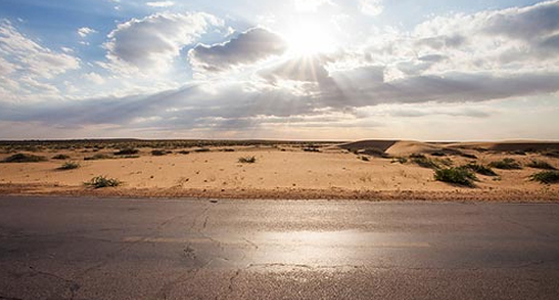 接受批評與自我批評，不斷提高，卓越前進